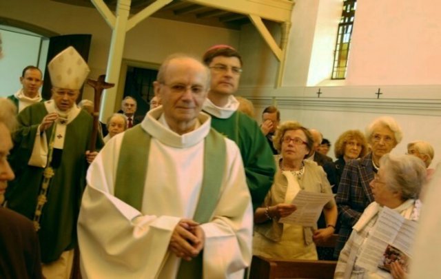 01.Procession